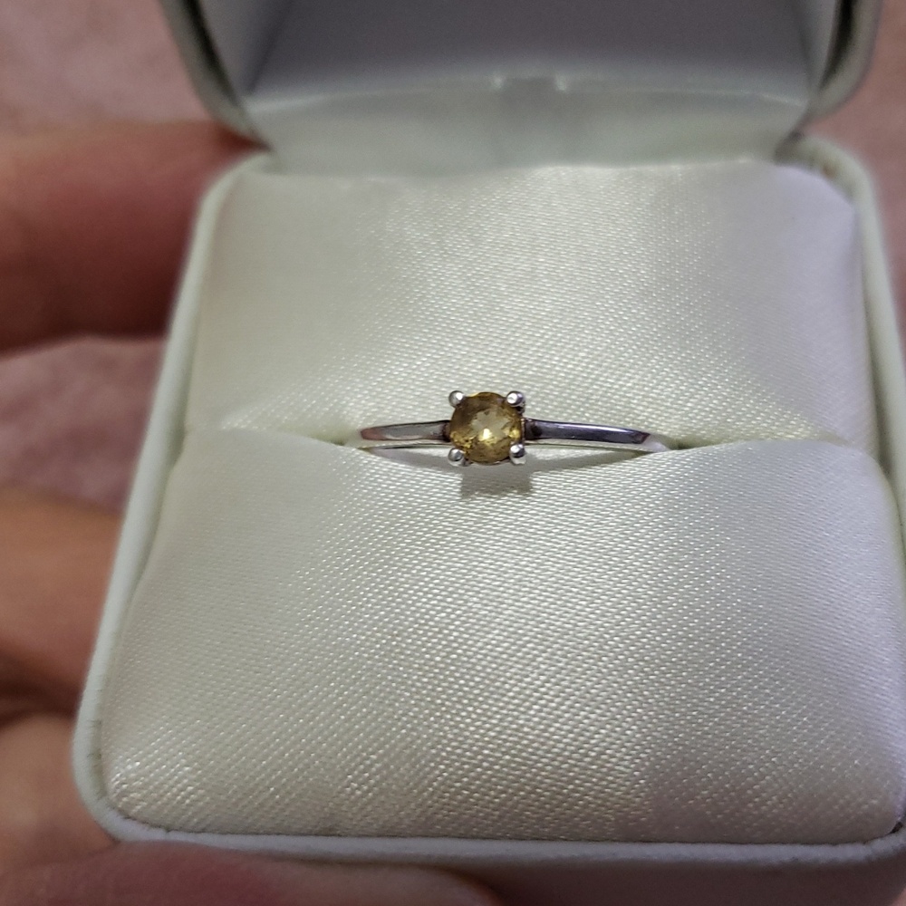 Elegant 925 Silver Ring With Citrine Stone